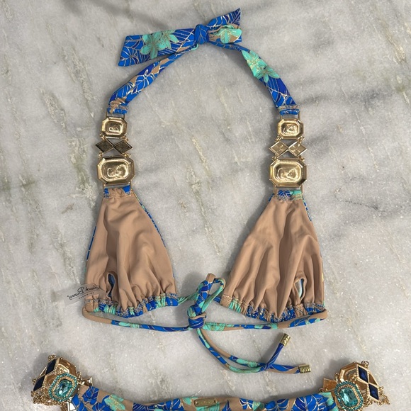 NWOT Beach Bunny Blue Floral Bikini with Rhinestone Trims - Picture 9 of 10